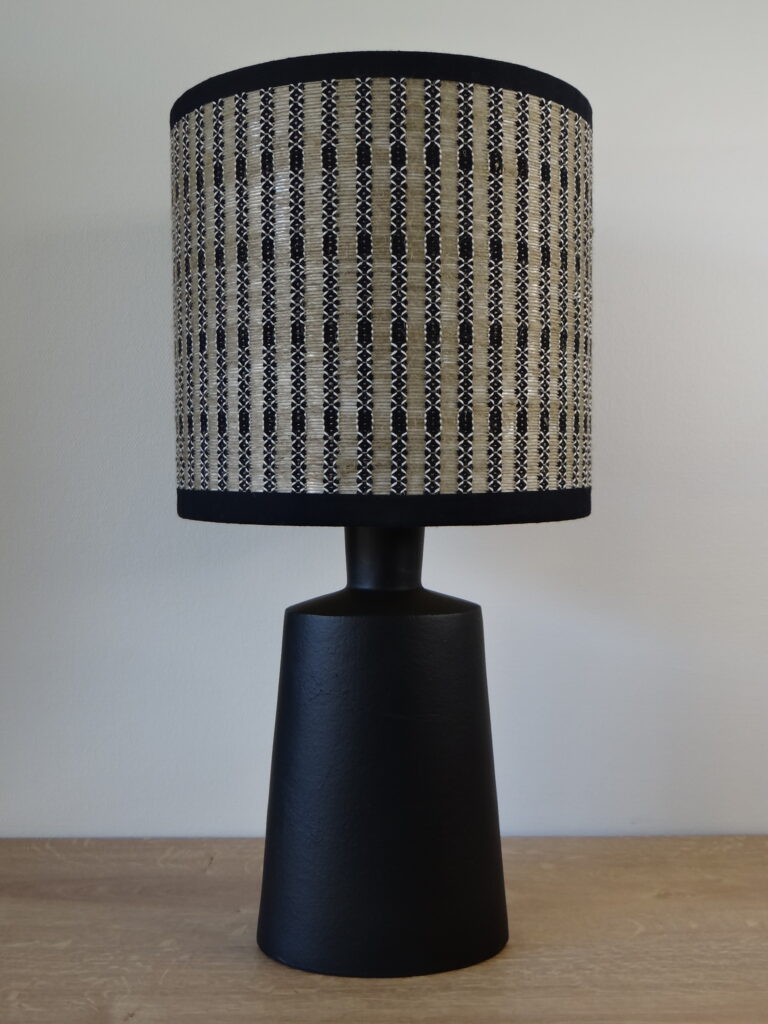 Abat-jour ethnique en tissu tissé avec motifs traditionnels
Abat-jour haut de gamme